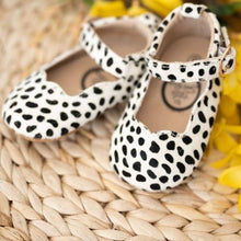 Load image into Gallery viewer, Cheetah Olivia Shoe
