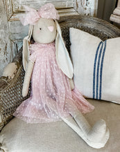 Load image into Gallery viewer, Baby &#39;Bea&#39; Linen Bunny 40 cm Pink
